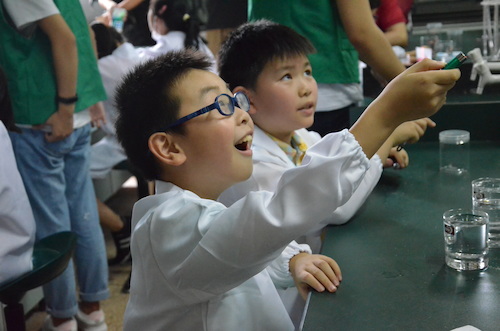 七月十一日老王论坛
赴余杭“因水而兴”宣传教育小分队 实验成功的小朋友