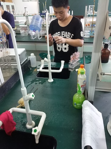 7月20日 老王论坛
 余杭区“激浊扬清”水质检测小分队  清洗器材