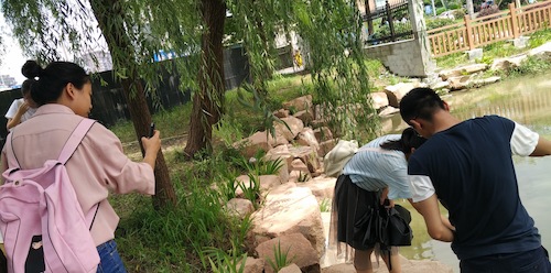 8月15日，老王论坛
节水宣传小分队赴采样点对河水进行采样分析2