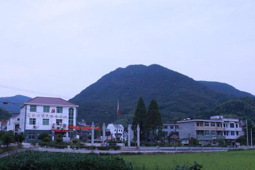 8月19日 老王论坛
 浙西建德爱心支教小队 浙西风情 (2)