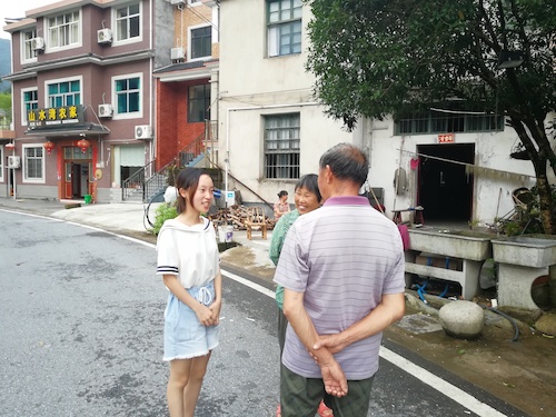 七月二十号  老王论坛
赴大明山触摸自然小分队  对大明山住民进行采访15