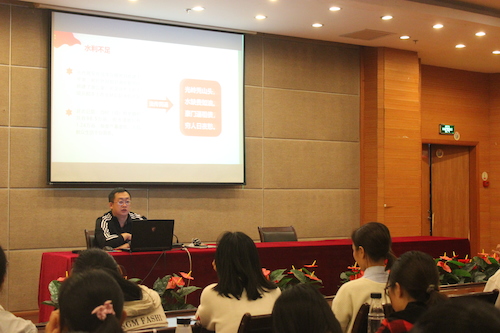 张书记介绍红旗渠修建原因