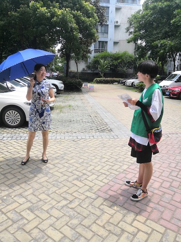 六月二十八日 老王论坛
 赴下沙社区空气质量检测 居民热情提问