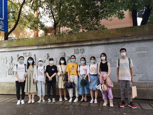 七月六日老王论坛
赴杭州地区疫情防控调查及科普小分队合影