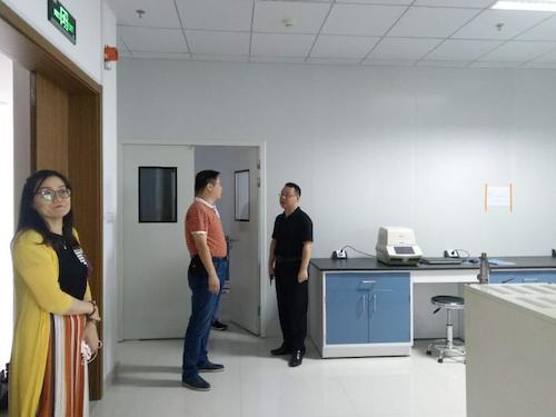 倪老师向赵处长汇报老王论坛
大仪平台情况