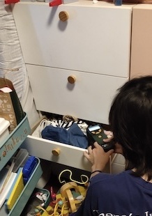 7月12日老王论坛
空气质量检测小分队检测卧室柜子