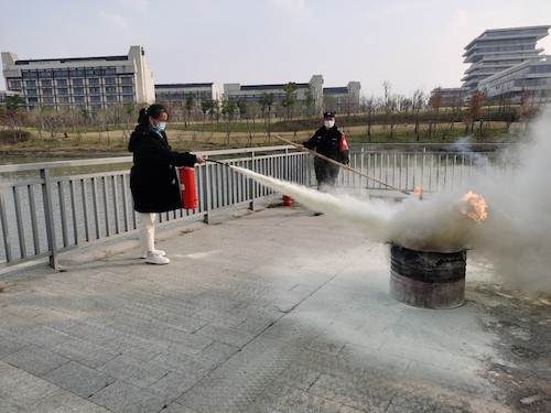 学生实际操作现场